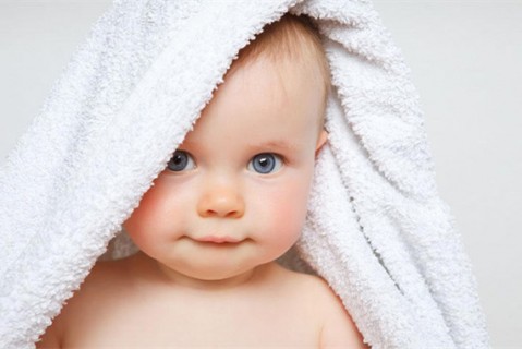 母乳喂养多久最好 母乳到2岁的重庆捐卵宝宝智商高吗